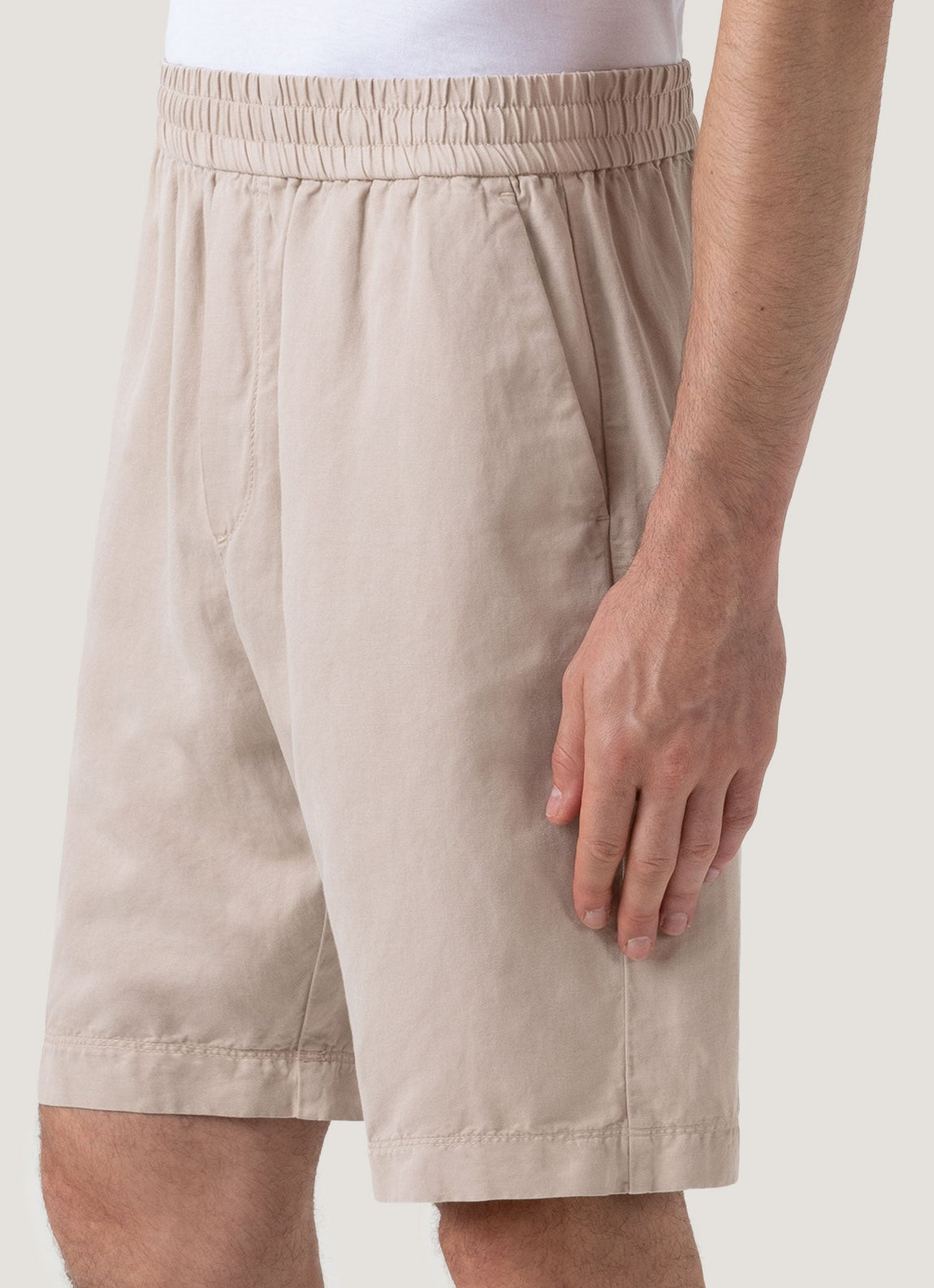 Men's Cotton Linen Drawstring Shorts in Light Sand