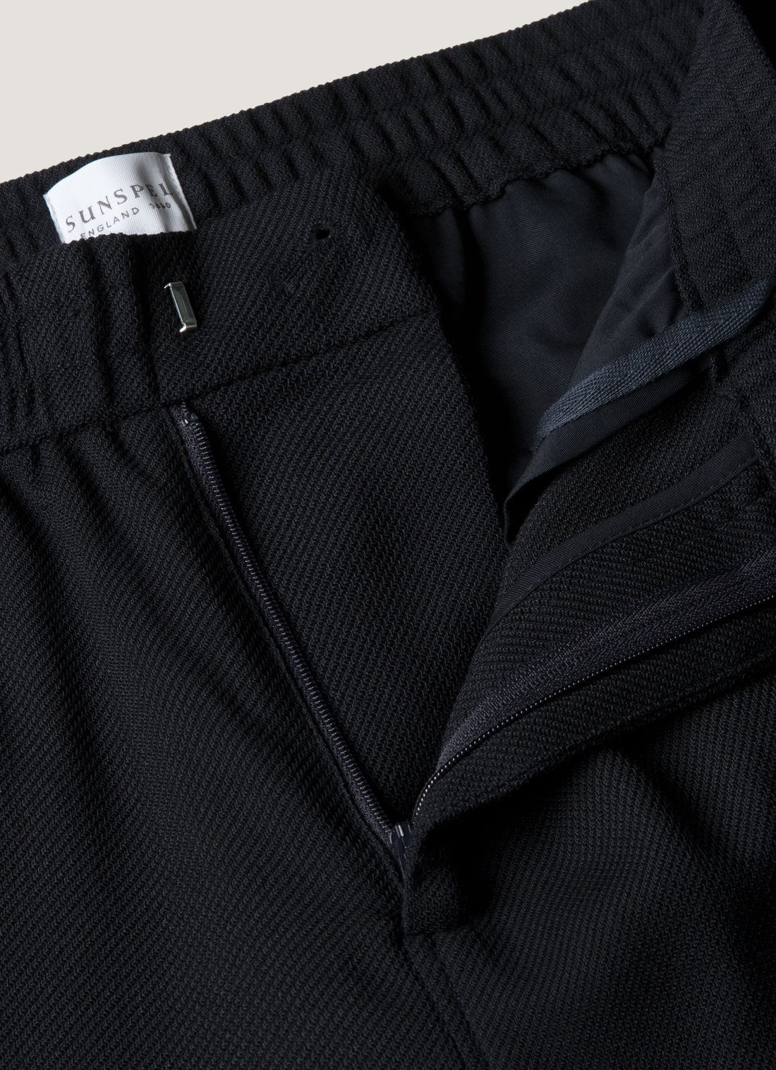 Men's Textured Wool Drawstring Trouser in Navy