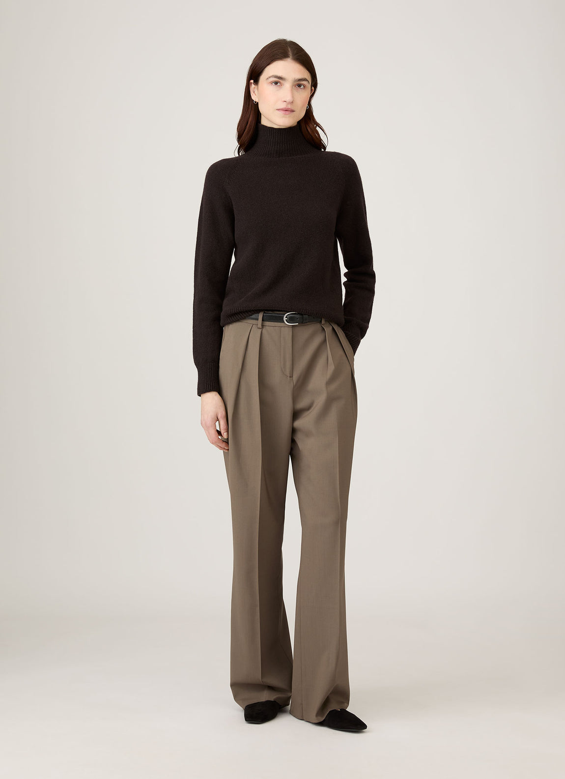 Women's Lambswool Funnel Neck Jumper in Truffle