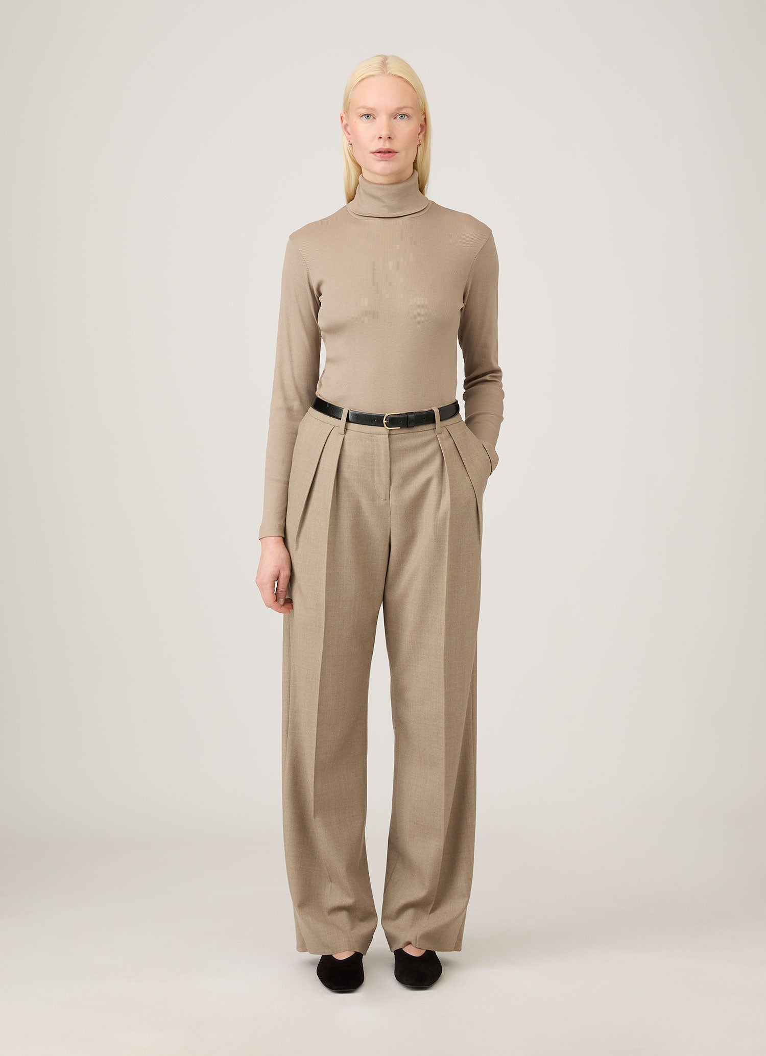 Women's Ribbbed Roll Neck in Mink