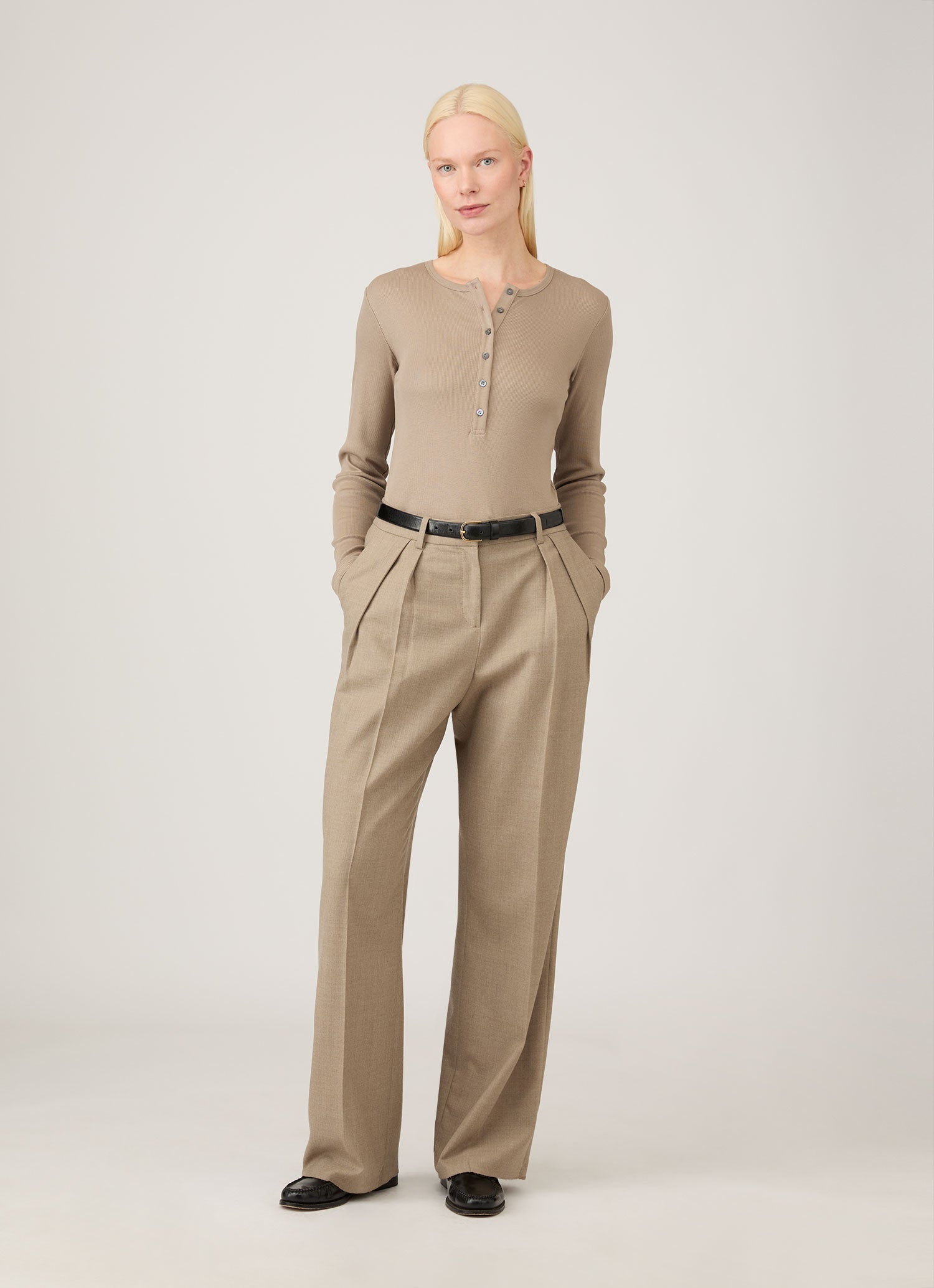 Women's Ribbed Henley in Mink